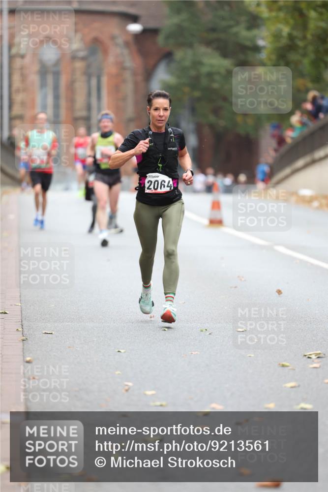 05.10.2025 - 20. swb-Marathon Bremen Michael Strokosch http://msf.ph/oto/9213561 05.10.2025 12:27:51 Laufen 2064 meine-sportfotos.de