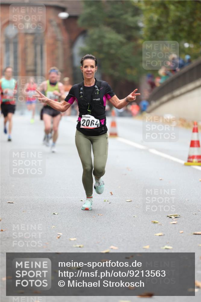 05.10.2025 - 20. swb-Marathon Bremen Michael Strokosch http://msf.ph/oto/9213563 05.10.2025 12:27:52 Laufen 2064 meine-sportfotos.de