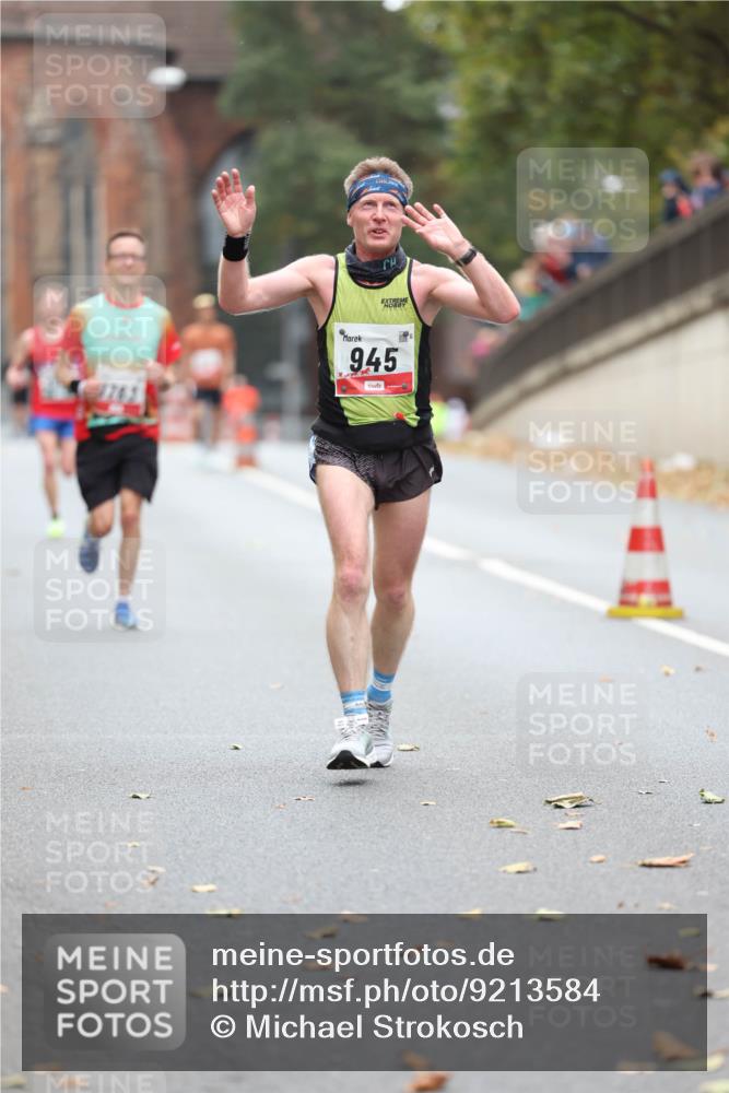 05.10.2025 - 20. swb-Marathon Bremen Michael Strokosch http://msf.ph/oto/9213584 05.10.2025 12:27:56 Laufen 7, 945 meine-sportfotos.de
