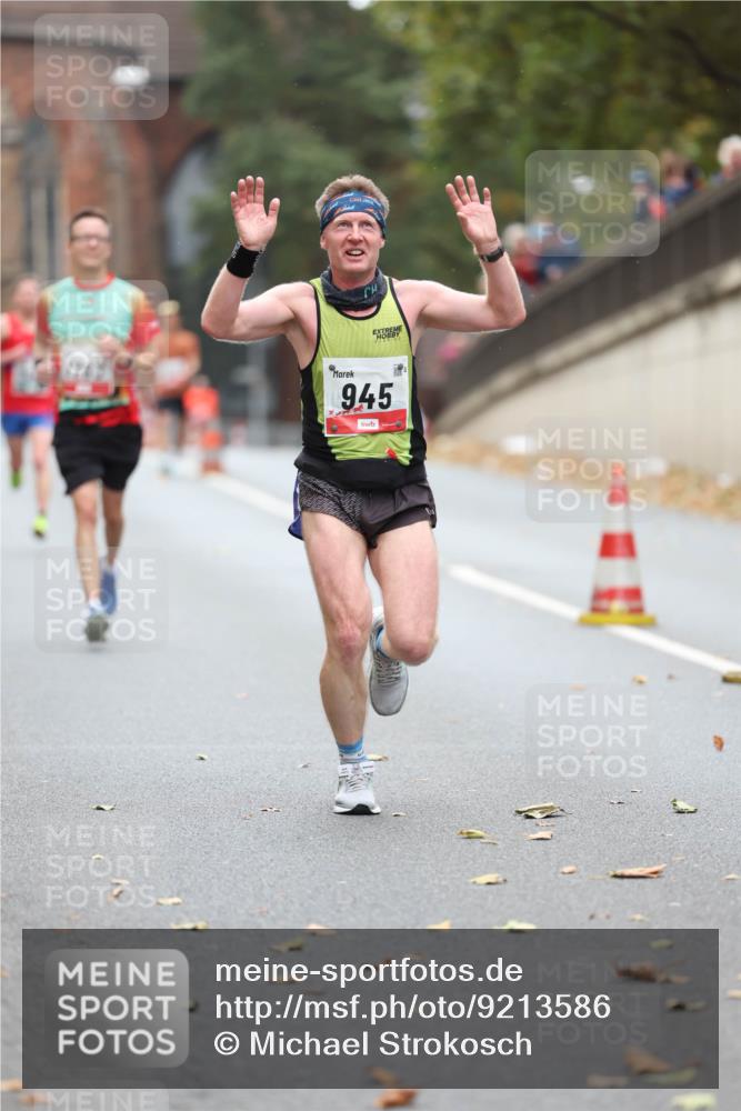 05.10.2025 - 20. swb-Marathon Bremen Michael Strokosch http://msf.ph/oto/9213586 05.10.2025 12:27:56 Laufen 1762, 945 meine-sportfotos.de