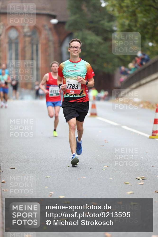 05.10.2025 - 20. swb-Marathon Bremen Michael Strokosch http://msf.ph/oto/9213595 05.10.2025 12:27:58 Laufen 1763 meine-sportfotos.de