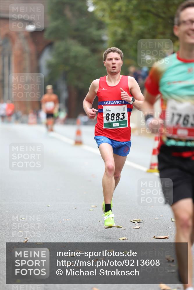 05.10.2025 - 20. swb-Marathon Bremen Michael Strokosch http://msf.ph/oto/9213608 05.10.2025 12:28:01 Laufen 8883, 176 meine-sportfotos.de