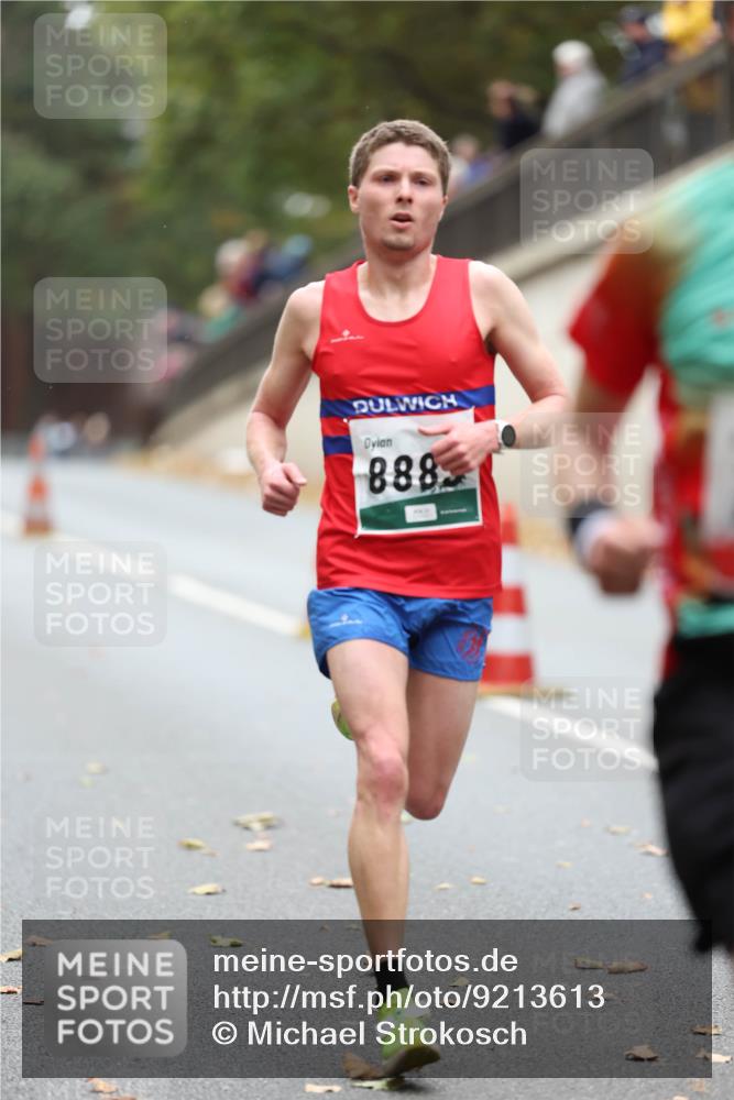05.10.2025 - 20. swb-Marathon Bremen Michael Strokosch http://msf.ph/oto/9213613 05.10.2025 12:28:02 Laufen 888 meine-sportfotos.de
