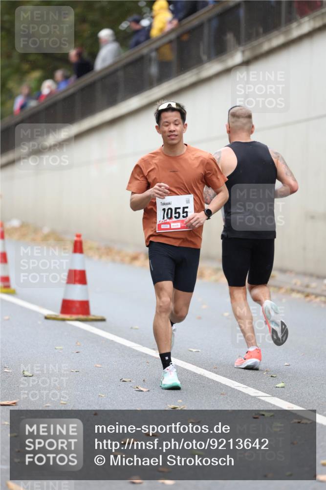 05.10.2025 - 20. swb-Marathon Bremen Michael Strokosch http://msf.ph/oto/9213642 05.10.2025 12:28:22 Laufen 1055, 00249 meine-sportfotos.de