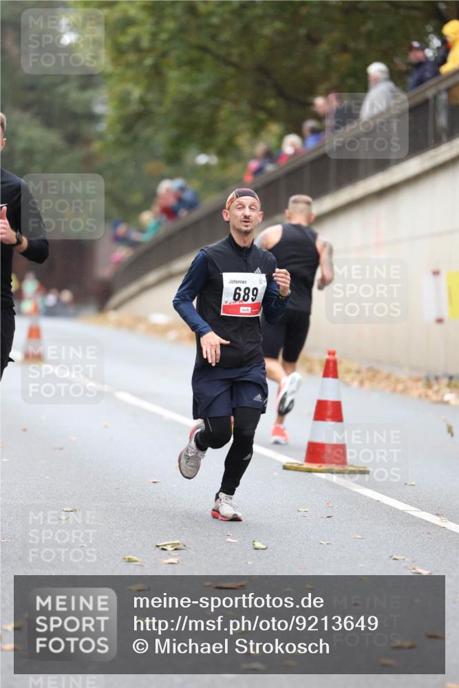05.10.2025 - 20. swb-Marathon Bremen Michael Strokosch http://msf.ph/oto/9213649 05.10.2025 12:28:24 Laufen 689 meine-sportfotos.de