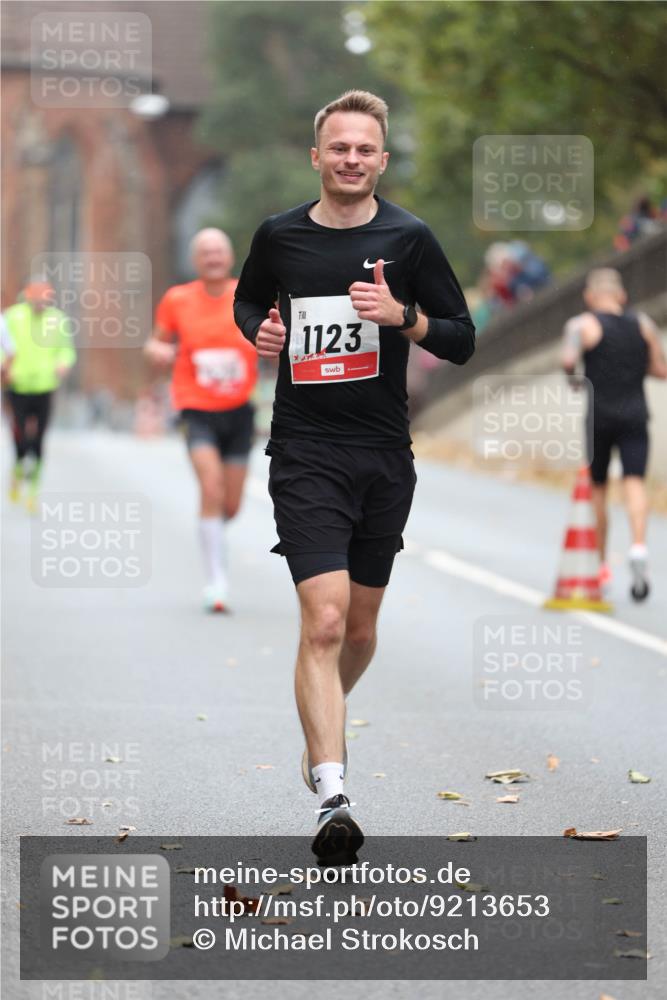05.10.2025 - 20. swb-Marathon Bremen Michael Strokosch http://msf.ph/oto/9213653 05.10.2025 12:28:25 Laufen 7, 1123 meine-sportfotos.de