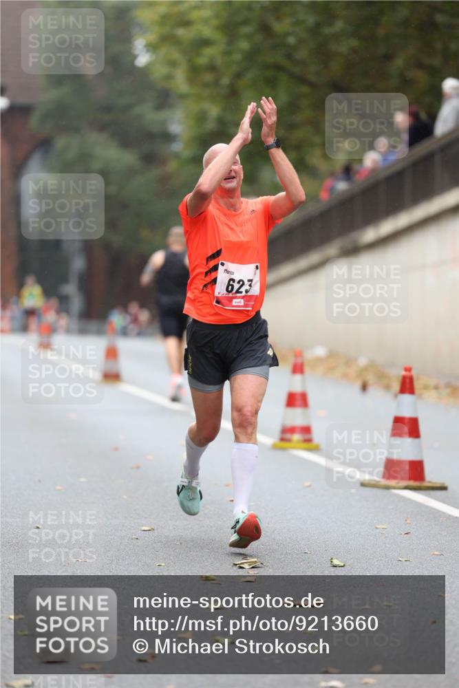 05.10.2025 - 20. swb-Marathon Bremen Michael Strokosch http://msf.ph/oto/9213660 05.10.2025 12:28:28 Laufen 623 meine-sportfotos.de