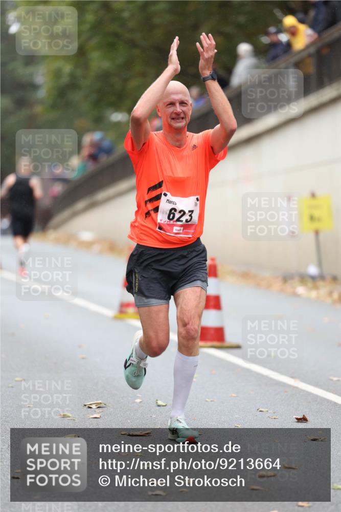 05.10.2025 - 20. swb-Marathon Bremen Michael Strokosch http://msf.ph/oto/9213664 05.10.2025 12:28:28 Laufen 623 meine-sportfotos.de