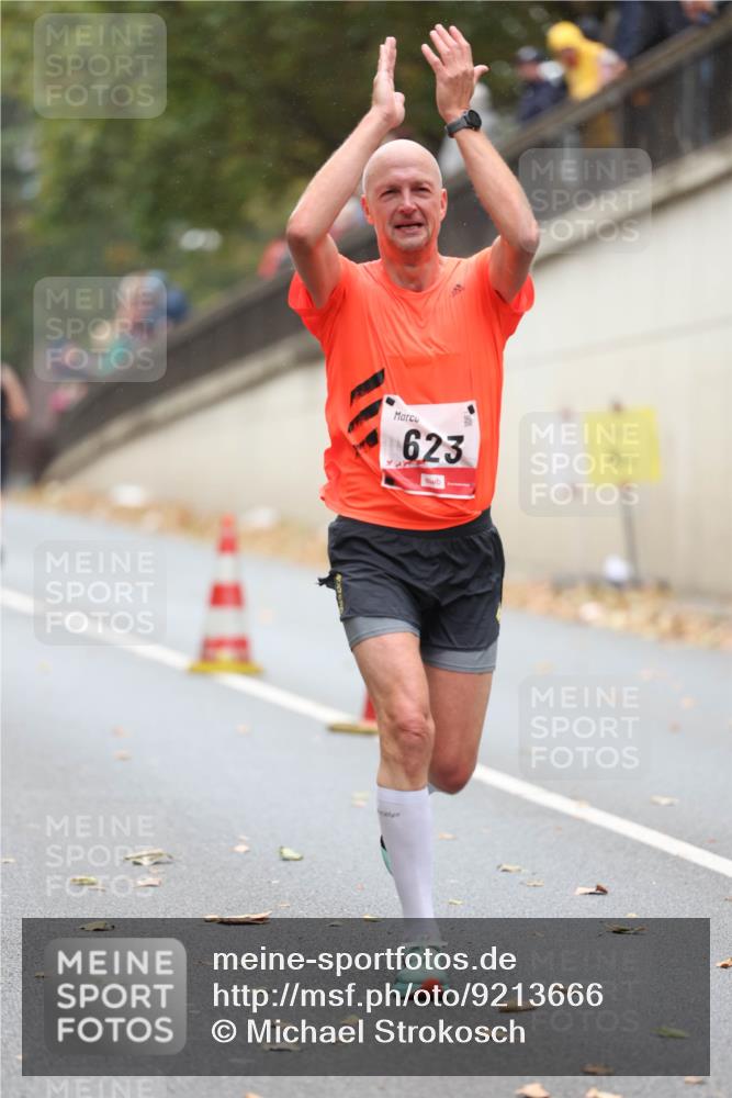 05.10.2025 - 20. swb-Marathon Bremen Michael Strokosch http://msf.ph/oto/9213666 05.10.2025 12:28:29 Laufen 623 meine-sportfotos.de