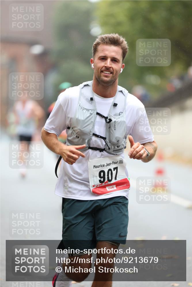 05.10.2025 - 20. swb-Marathon Bremen Michael Strokosch http://msf.ph/oto/9213679 05.10.2025 12:28:34 Laufen 907 meine-sportfotos.de