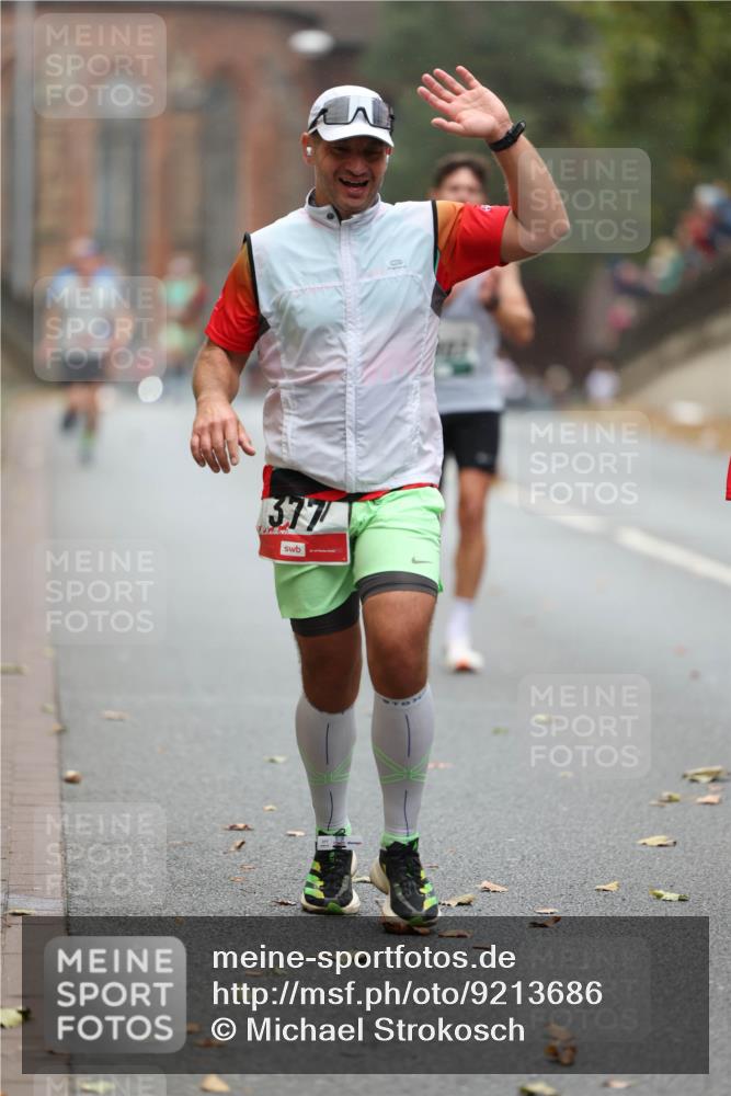 05.10.2025 - 20. swb-Marathon Bremen Michael Strokosch http://msf.ph/oto/9213686 05.10.2025 12:28:37 Laufen 377 meine-sportfotos.de