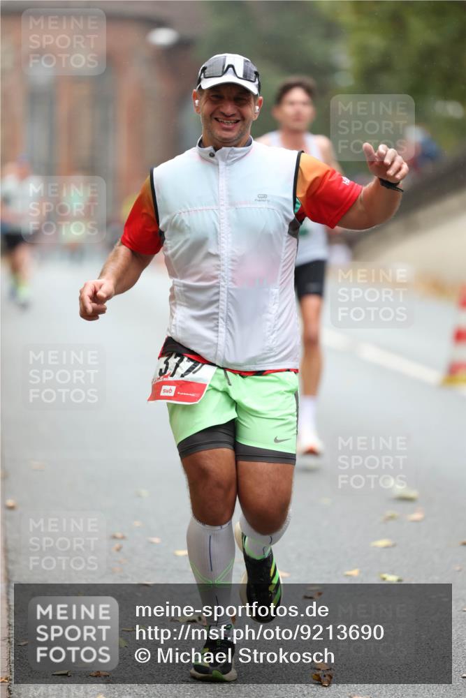 05.10.2025 - 20. swb-Marathon Bremen Michael Strokosch http://msf.ph/oto/9213690 05.10.2025 12:28:37 Laufen 377 meine-sportfotos.de
