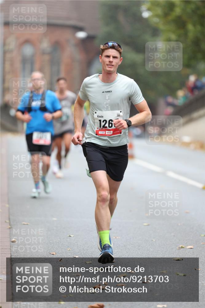 05.10.2025 - 20. swb-Marathon Bremen Michael Strokosch http://msf.ph/oto/9213703 05.10.2025 12:28:47 Laufen 126, 01149 meine-sportfotos.de
