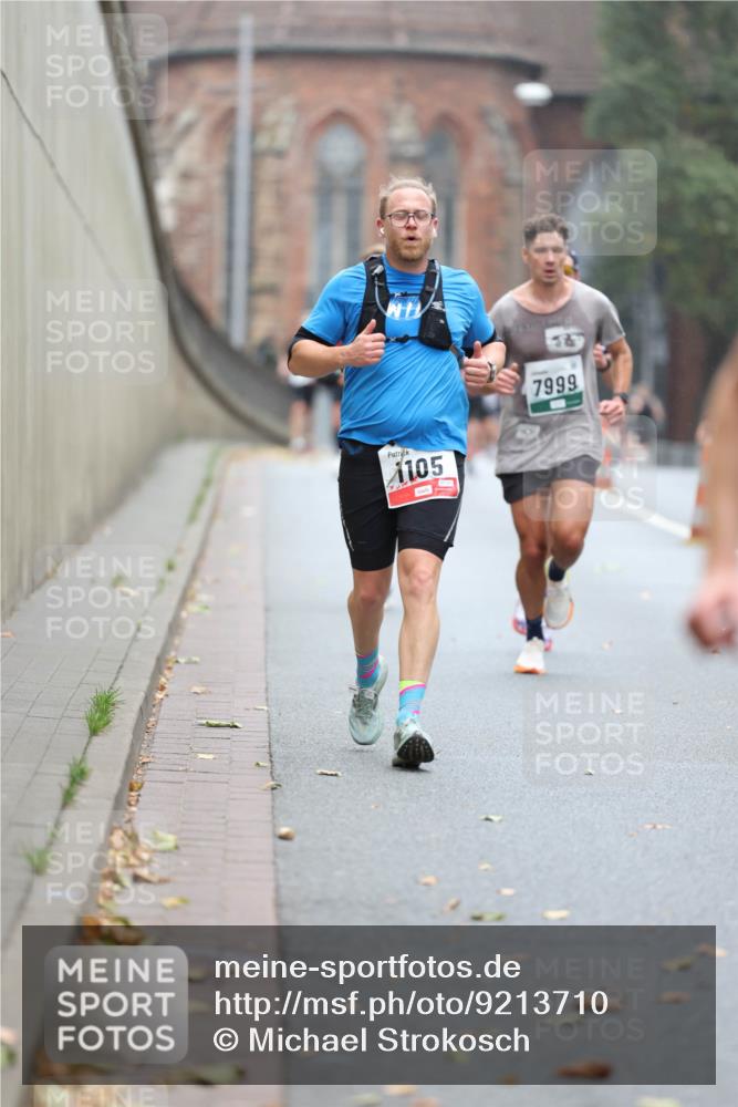 05.10.2025 - 20. swb-Marathon Bremen Michael Strokosch http://msf.ph/oto/9213710 05.10.2025 12:28:48 Laufen 589, 1105, 7999 meine-sportfotos.de