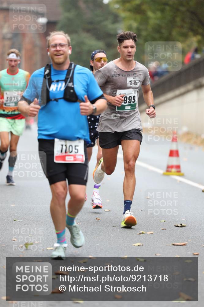 05.10.2025 - 20. swb-Marathon Bremen Michael Strokosch http://msf.ph/oto/9213718 05.10.2025 12:28:50 Laufen 69, 3975, 999, 1105 meine-sportfotos.de