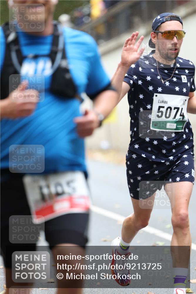 05.10.2025 - 20. swb-Marathon Bremen Michael Strokosch http://msf.ph/oto/9213725 05.10.2025 12:28:52 Laufen 105, 5074 meine-sportfotos.de