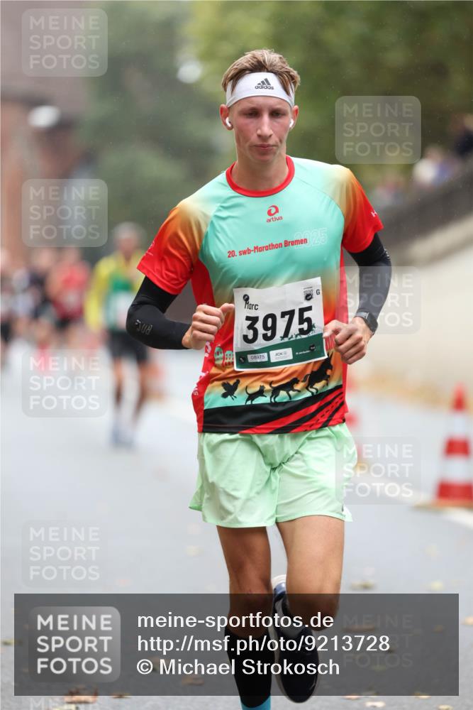 05.10.2025 - 20. swb-Marathon Bremen Michael Strokosch http://msf.ph/oto/9213728 05.10.2025 12:28:53 Laufen 20, 25, 3975, 08975 meine-sportfotos.de