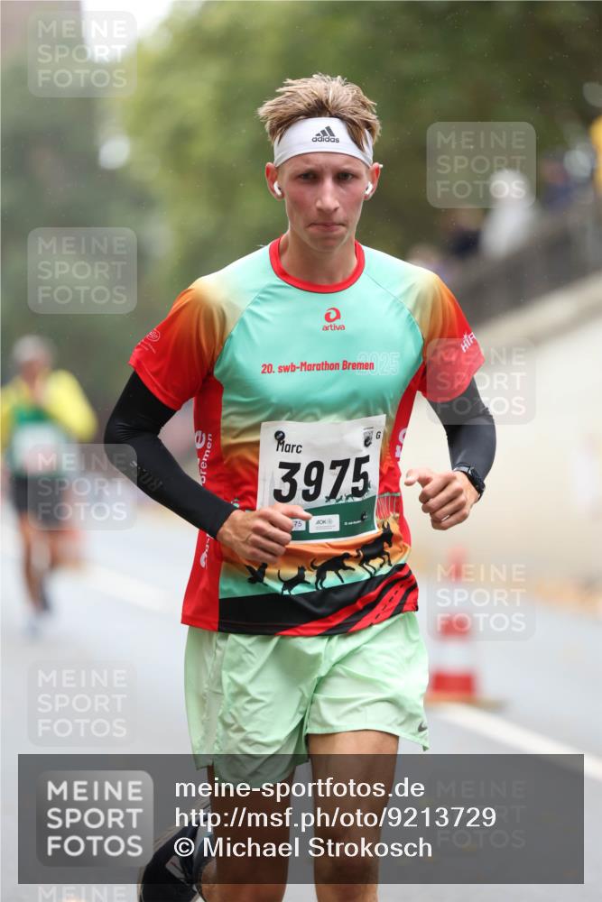 05.10.2025 - 20. swb-Marathon Bremen Michael Strokosch http://msf.ph/oto/9213729 05.10.2025 12:28:53 Laufen 25, 20, 3975, 75 meine-sportfotos.de