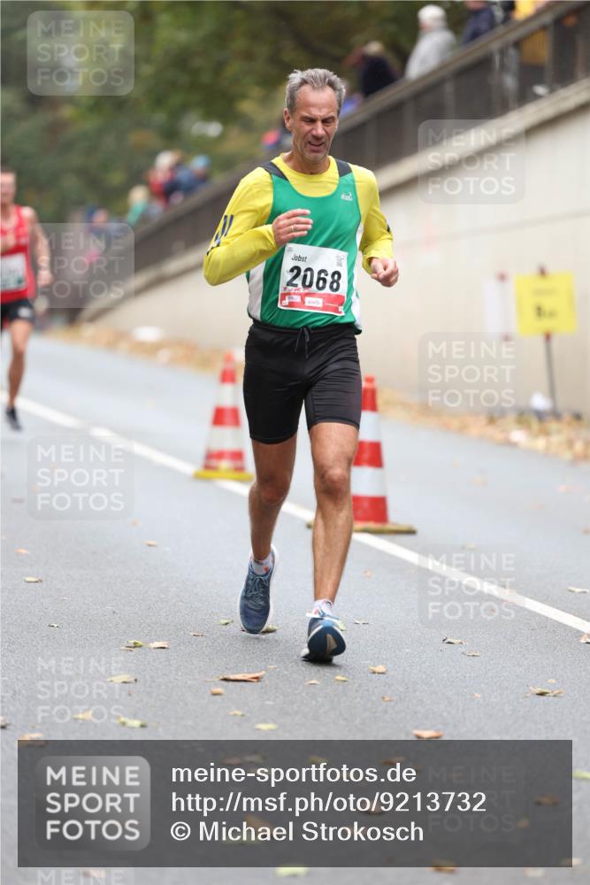 05.10.2025 - 20. swb-Marathon Bremen Michael Strokosch http://msf.ph/oto/9213732 05.10.2025 12:28:58 Laufen 2068 meine-sportfotos.de