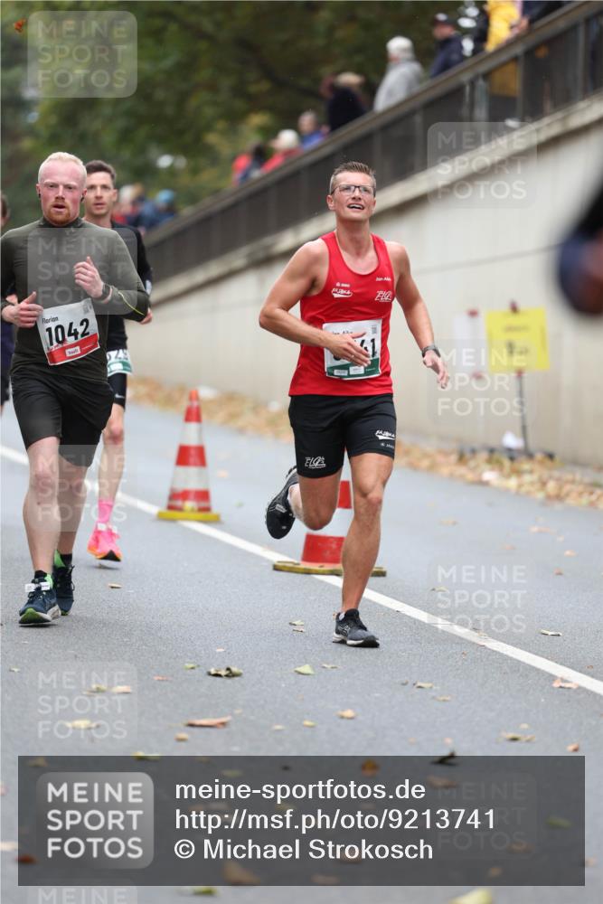 05.10.2025 - 20. swb-Marathon Bremen Michael Strokosch http://msf.ph/oto/9213741 05.10.2025 12:29:02 Laufen 1042 meine-sportfotos.de