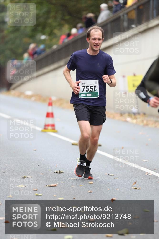 05.10.2025 - 20. swb-Marathon Bremen Michael Strokosch http://msf.ph/oto/9213748 05.10.2025 12:29:04 Laufen 7551 meine-sportfotos.de