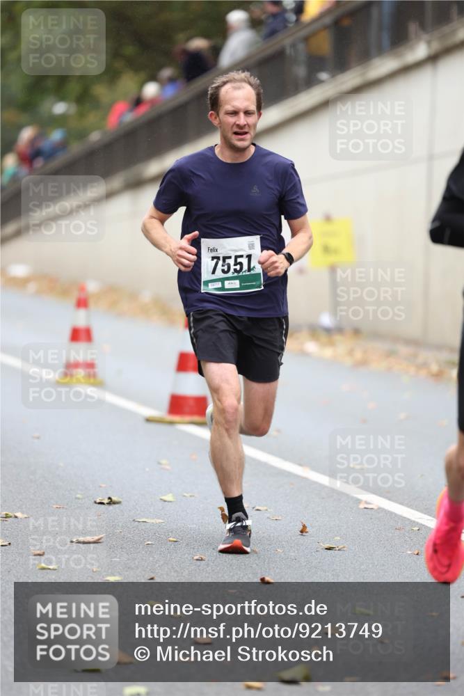 05.10.2025 - 20. swb-Marathon Bremen Michael Strokosch http://msf.ph/oto/9213749 05.10.2025 12:29:04 Laufen 7551, 08717 meine-sportfotos.de