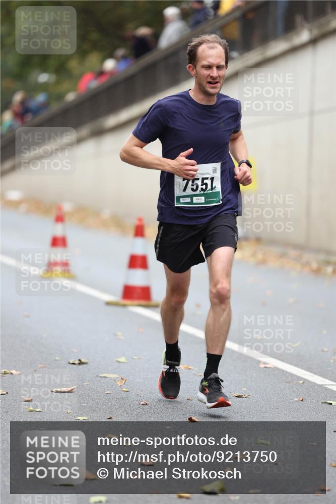 05.10.2025 - 20. swb-Marathon Bremen Michael Strokosch http://msf.ph/oto/9213750 05.10.2025 12:29:05 Laufen 7551, 08717 meine-sportfotos.de