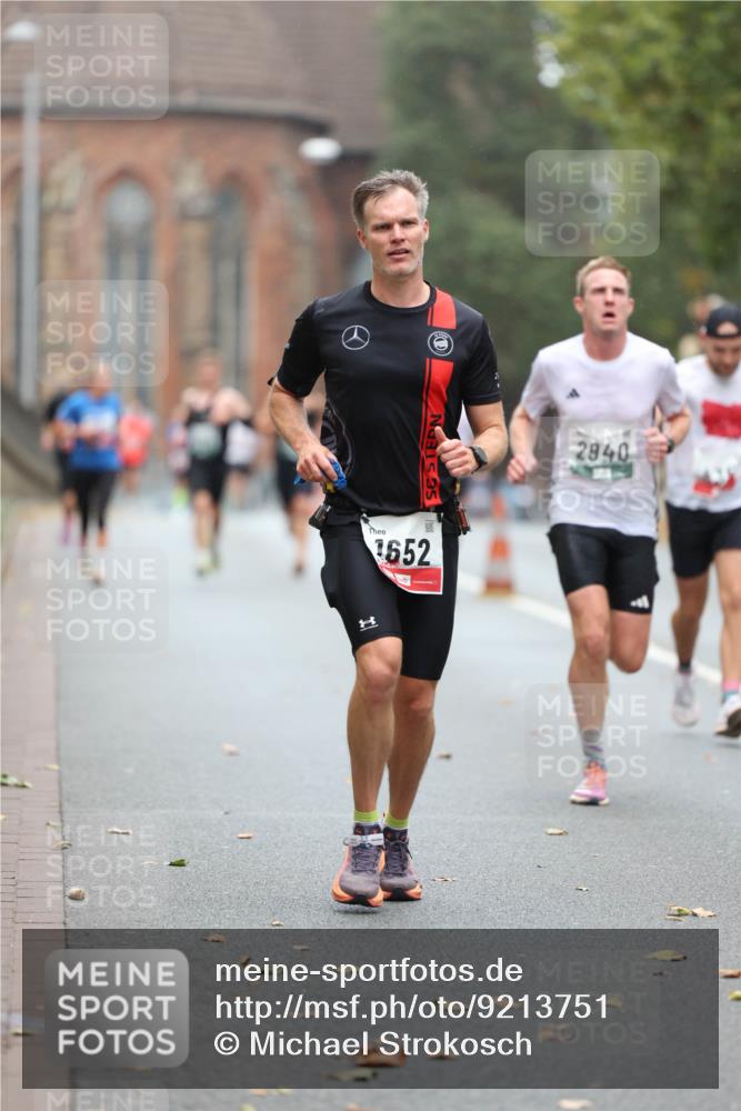 05.10.2025 - 20. swb-Marathon Bremen Michael Strokosch http://msf.ph/oto/9213751 05.10.2025 12:29:08 Laufen 1652, 2940 meine-sportfotos.de