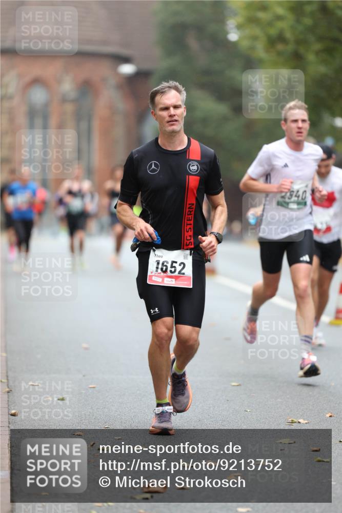 05.10.2025 - 20. swb-Marathon Bremen Michael Strokosch http://msf.ph/oto/9213752 05.10.2025 12:29:09 Laufen 1, 1652, 01211, 2840 meine-sportfotos.de