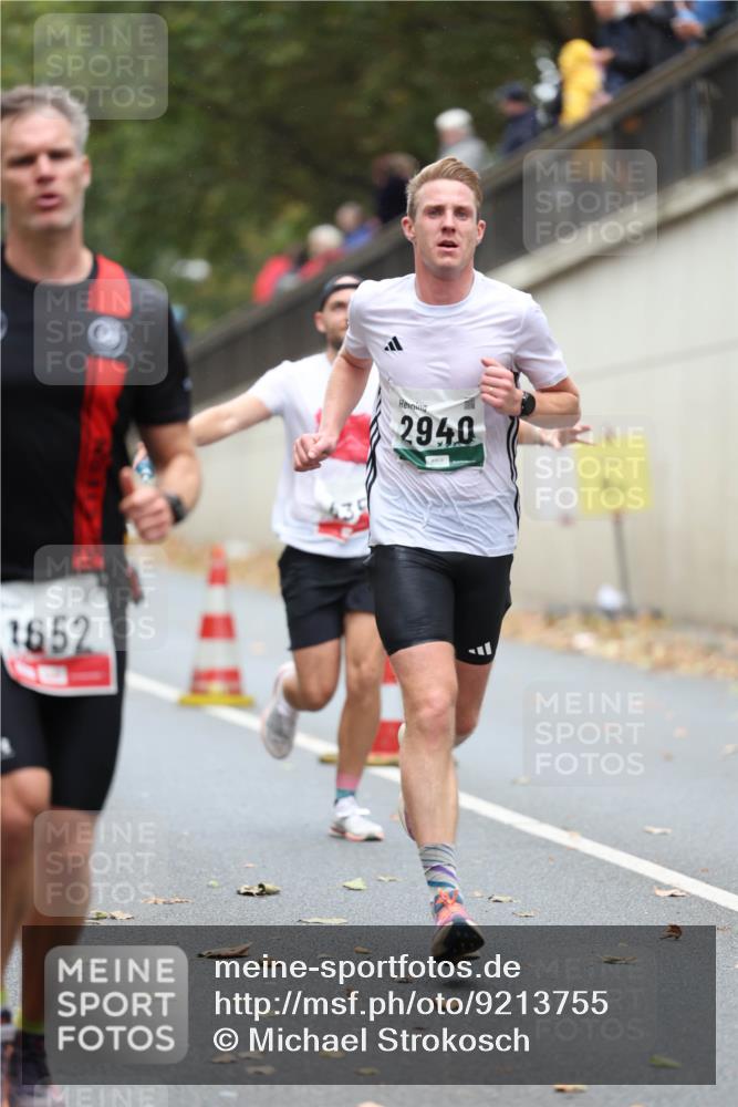 05.10.2025 - 20. swb-Marathon Bremen Michael Strokosch http://msf.ph/oto/9213755 05.10.2025 12:29:10 Laufen 1652, 2940 meine-sportfotos.de