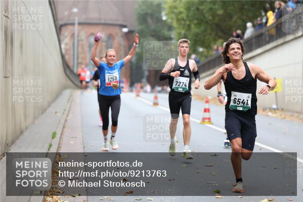 05.10.2025 - 20. swb-Marathon Bremen Michael Strokosch http://msf.ph/oto/9213763 05.10.2025 12:29:16 Laufen 1258, 7274, 6541 meine-sportfotos.de