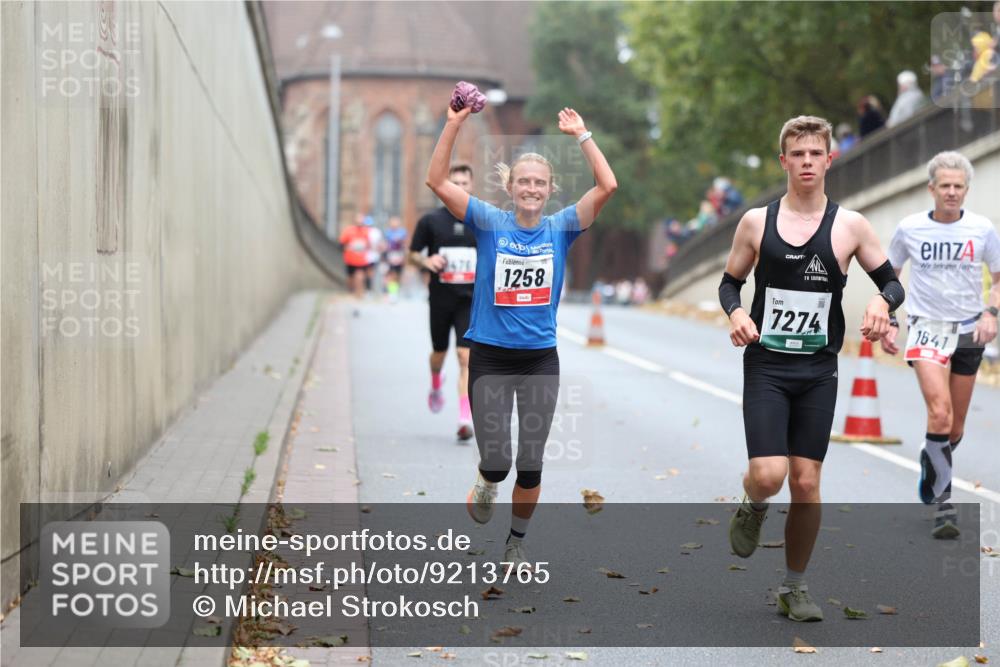 05.10.2025 - 20. swb-Marathon Bremen Michael Strokosch http://msf.ph/oto/9213765 05.10.2025 12:29:17 Laufen 1258, 7274, 1641 meine-sportfotos.de