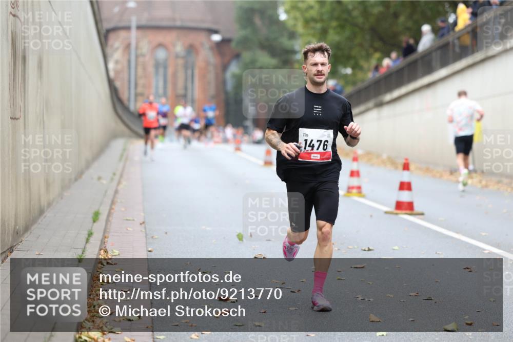 05.10.2025 - 20. swb-Marathon Bremen Michael Strokosch http://msf.ph/oto/9213770 05.10.2025 12:29:20 Laufen 1476 meine-sportfotos.de
