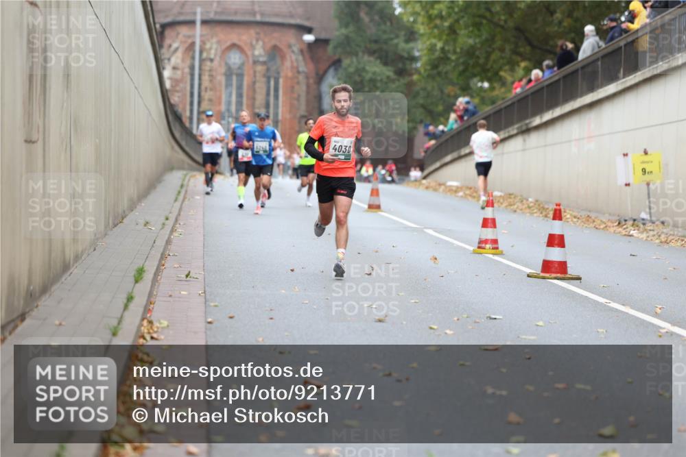 05.10.2025 - 20. swb-Marathon Bremen Michael Strokosch http://msf.ph/oto/9213771 05.10.2025 12:29:25 Laufen 6260, 4030, 9 meine-sportfotos.de