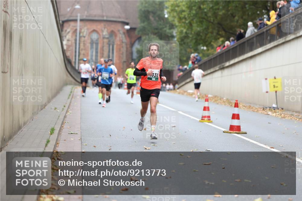 05.10.2025 - 20. swb-Marathon Bremen Michael Strokosch http://msf.ph/oto/9213773 05.10.2025 12:29:26 Laufen 030 meine-sportfotos.de