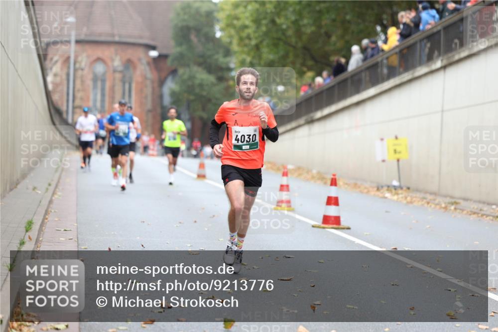 05.10.2025 - 20. swb-Marathon Bremen Michael Strokosch http://msf.ph/oto/9213776 05.10.2025 12:29:27 Laufen 4030 meine-sportfotos.de