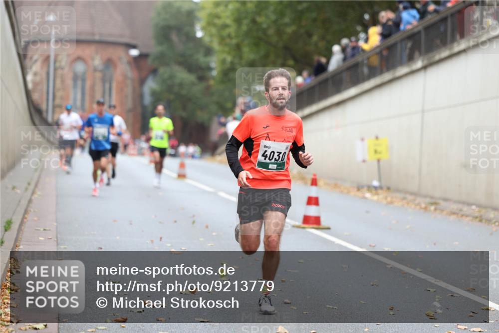 05.10.2025 - 20. swb-Marathon Bremen Michael Strokosch http://msf.ph/oto/9213779 05.10.2025 12:29:28 Laufen 4030 meine-sportfotos.de