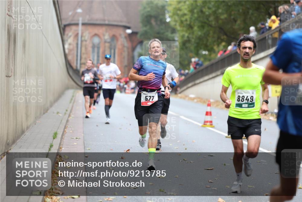 05.10.2025 - 20. swb-Marathon Bremen Michael Strokosch http://msf.ph/oto/9213785 05.10.2025 12:29:34 Laufen 577, 8849 meine-sportfotos.de