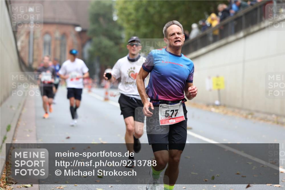 05.10.2025 - 20. swb-Marathon Bremen Michael Strokosch http://msf.ph/oto/9213788 05.10.2025 12:29:35 Laufen 19, 577 meine-sportfotos.de