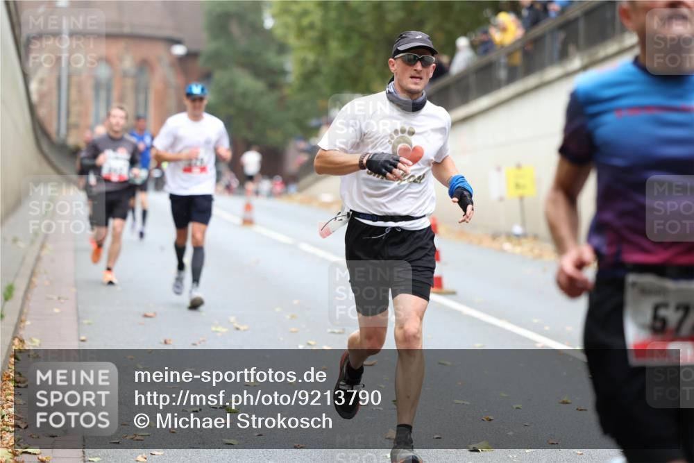 05.10.2025 - 20. swb-Marathon Bremen Michael Strokosch http://msf.ph/oto/9213790 05.10.2025 12:29:36 Laufen 57 meine-sportfotos.de