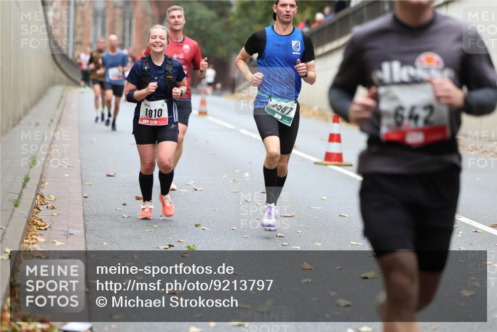 05.10.2025 - 20. swb-Marathon Bremen Michael Strokosch http://msf.ph/oto/9213797 05.10.2025 12:29:41 Laufen 1810, 587, 642 meine-sportfotos.de