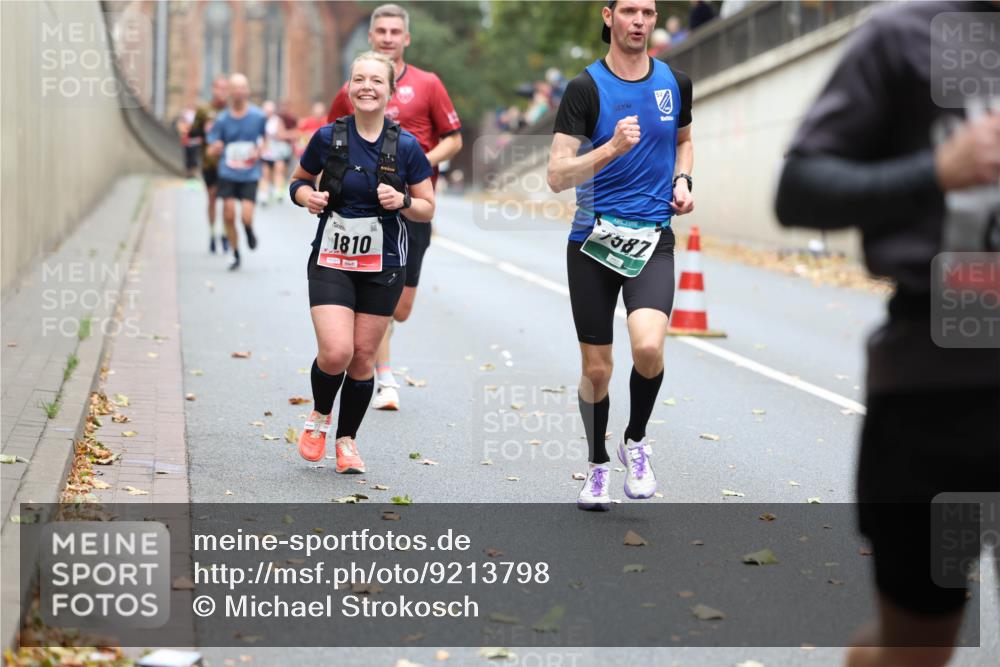 05.10.2025 - 20. swb-Marathon Bremen Michael Strokosch http://msf.ph/oto/9213798 05.10.2025 12:29:42 Laufen 1810, 587 meine-sportfotos.de