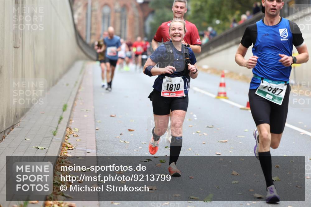 05.10.2025 - 20. swb-Marathon Bremen Michael Strokosch http://msf.ph/oto/9213799 05.10.2025 12:29:42 Laufen 1810, 1587 meine-sportfotos.de