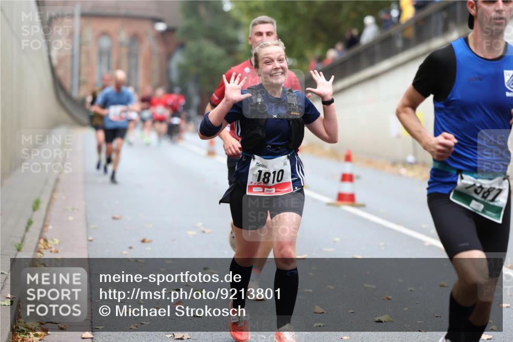 05.10.2025 - 20. swb-Marathon Bremen Michael Strokosch http://msf.ph/oto/9213801 05.10.2025 12:29:43 Laufen 1810, 01397 meine-sportfotos.de