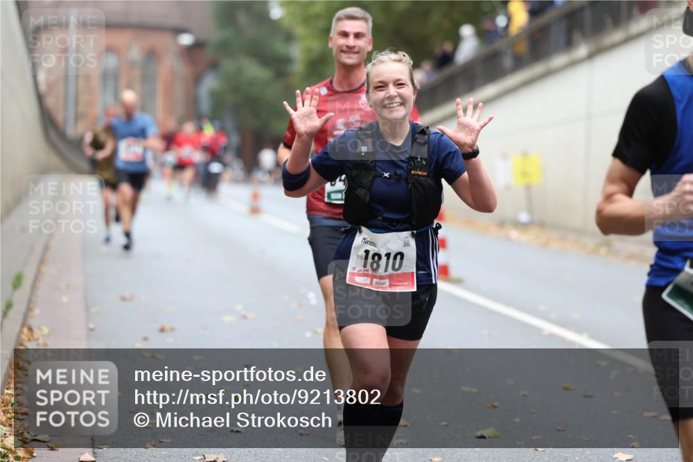 05.10.2025 - 20. swb-Marathon Bremen Michael Strokosch http://msf.ph/oto/9213802 05.10.2025 12:29:43 Laufen 1810, 01397 meine-sportfotos.de