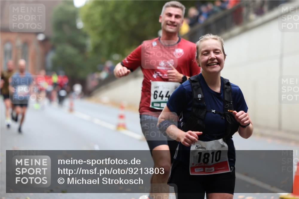 05.10.2025 - 20. swb-Marathon Bremen Michael Strokosch http://msf.ph/oto/9213803 05.10.2025 12:29:43 Laufen 644, 00, 1810, 01397 meine-sportfotos.de