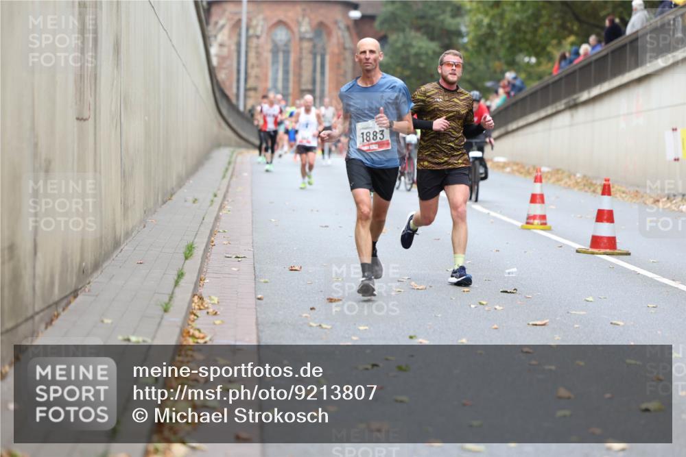 05.10.2025 - 20. swb-Marathon Bremen Michael Strokosch http://msf.ph/oto/9213807 05.10.2025 12:29:46 Laufen 1883 meine-sportfotos.de