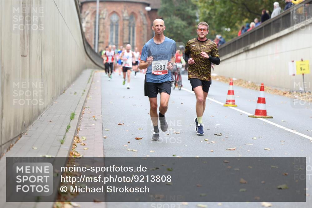 05.10.2025 - 20. swb-Marathon Bremen Michael Strokosch http://msf.ph/oto/9213808 05.10.2025 12:29:46 Laufen 1883 meine-sportfotos.de