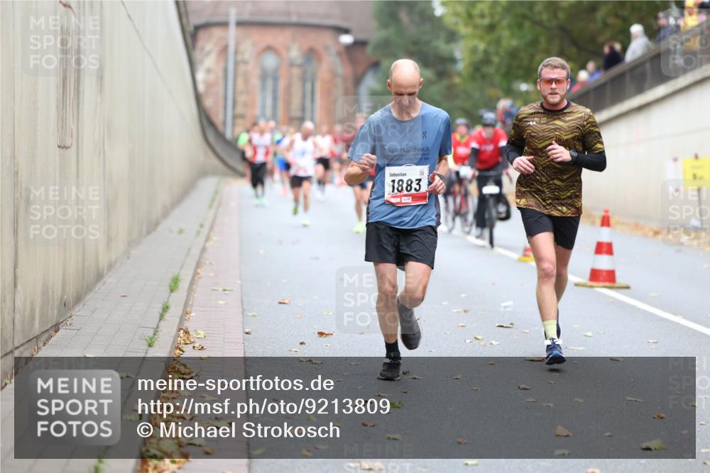 05.10.2025 - 20. swb-Marathon Bremen Michael Strokosch http://msf.ph/oto/9213809 05.10.2025 12:29:47 Laufen 1883 meine-sportfotos.de