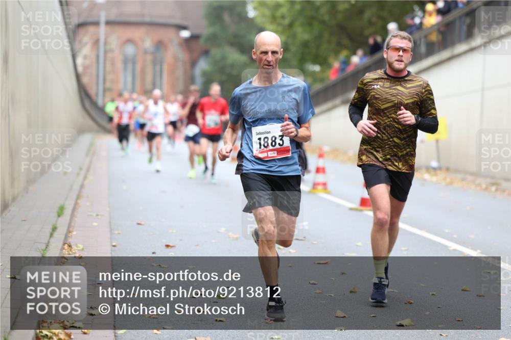 05.10.2025 - 20. swb-Marathon Bremen Michael Strokosch http://msf.ph/oto/9213812 05.10.2025 12:29:48 Laufen 1883 meine-sportfotos.de